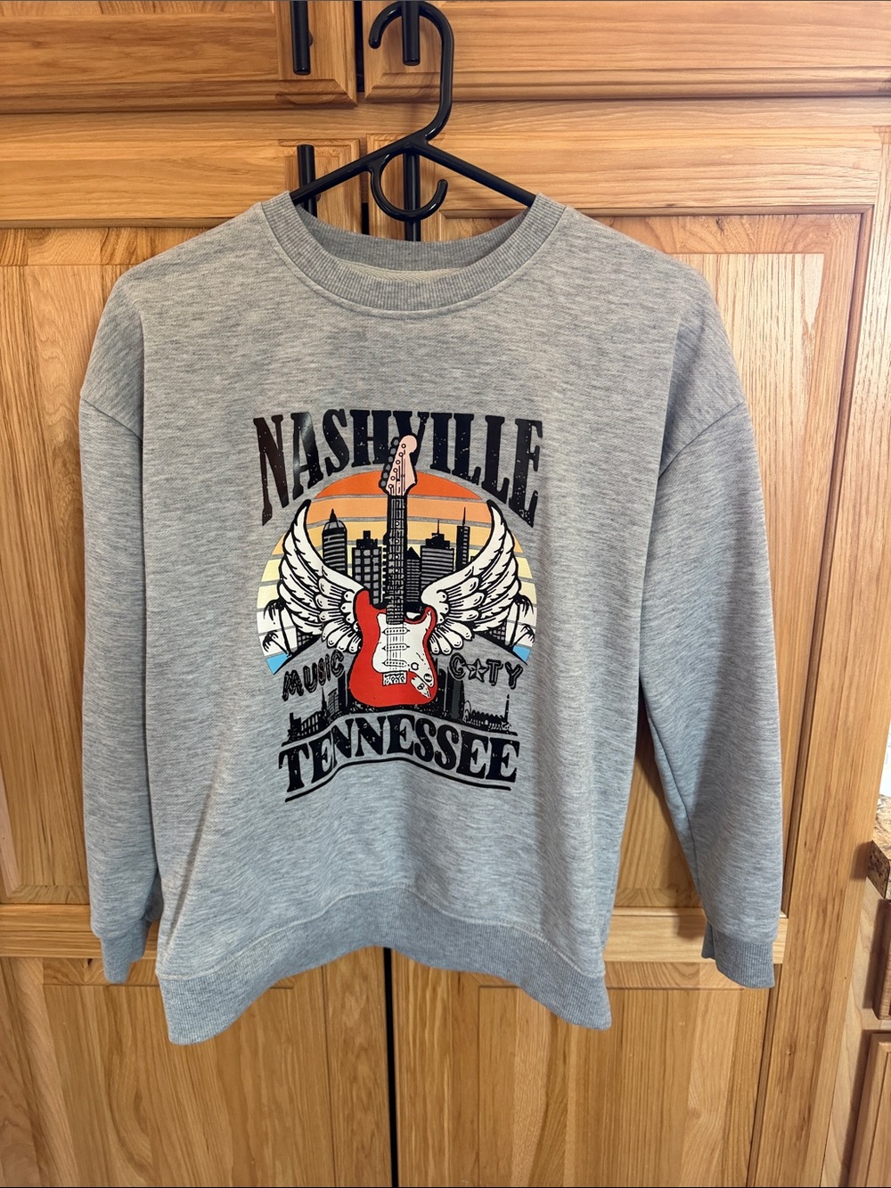 Nashville Tennessee Graphic Sweatshirt - Gray with Red Guitar